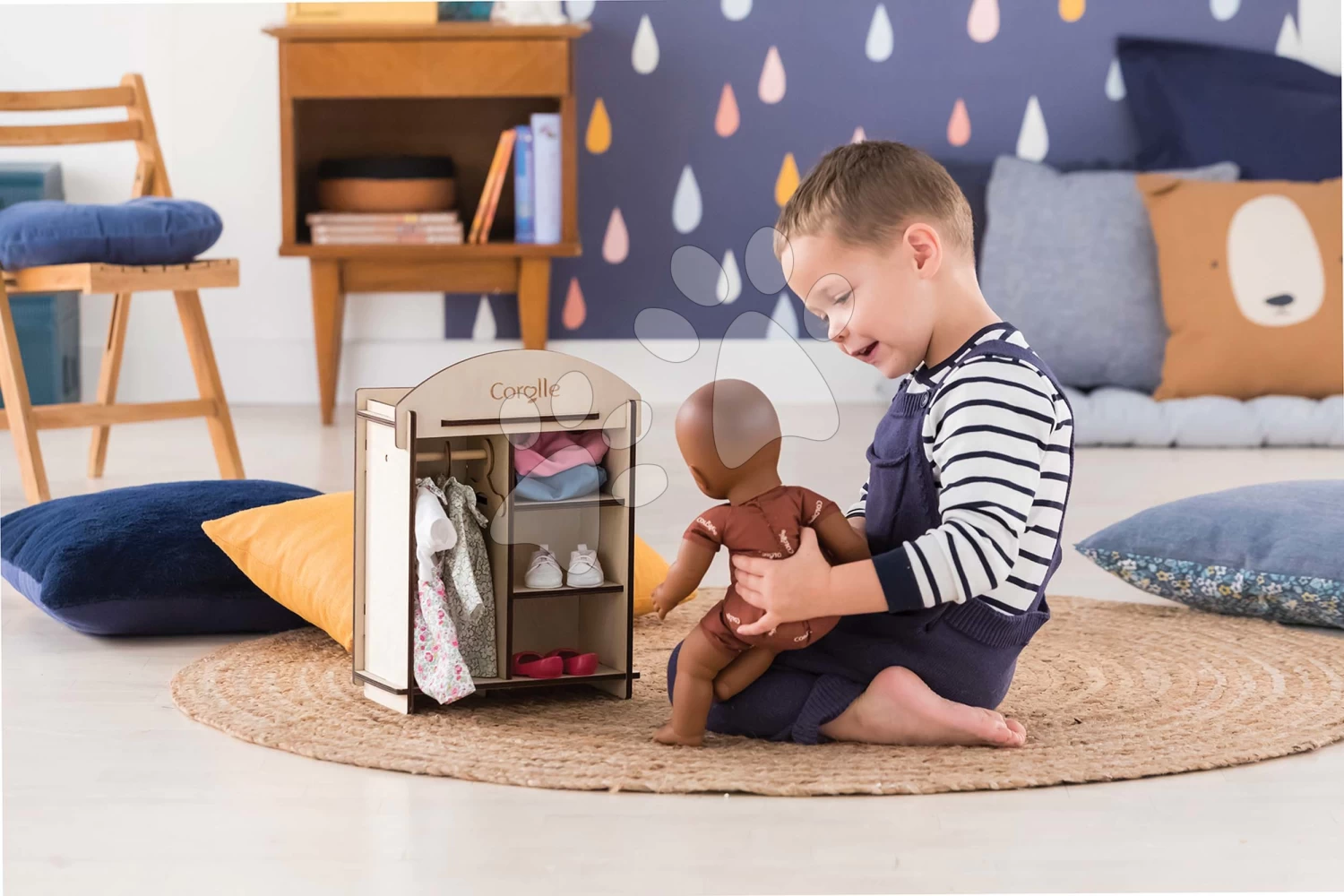 Kleiderschrank Wooden Dressing Room Corolle Für Eine 30-36 Cm Große Puppe Und 3 Holzbügel CO141380 13 Kleiderschrank Wooden Dressing Room Corolle Für Eine 30-36 Cm Große Puppe Und 3 Holzbügel CO141380 – Bild 11