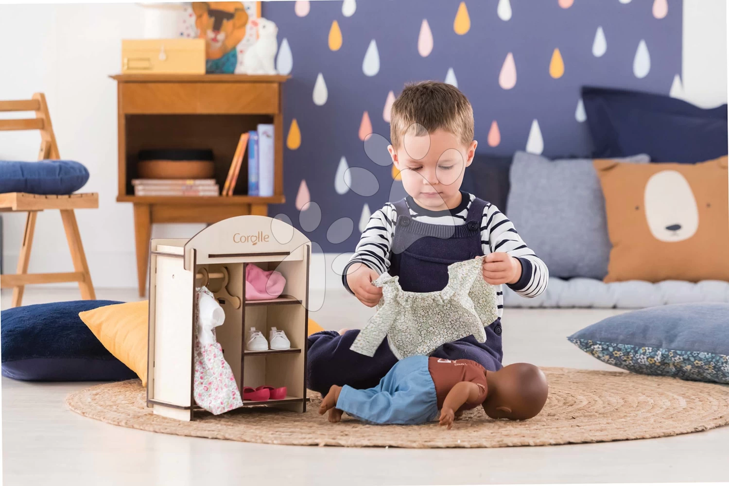 Kleiderschrank Wooden Dressing Room Corolle Für Eine 30-36 Cm Große Puppe Und 3 Holzbügel CO141380 16 Kleiderschrank Wooden Dressing Room Corolle Für Eine 30-36 Cm Große Puppe Und 3 Holzbügel CO141380 – Bild 14