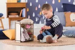 Kleiderschrank Wooden Dressing Room Corolle Für Eine 30-36 Cm Große Puppe Und 3 Holzbügel CO141380 35 Kleiderschrank Wooden Dressing Room Corolle Für Eine 30-36 Cm Große Puppe Und 3 Holzbügel CO141380 -Spielzeugpuppen Geschäft 141380 q corolle satnik