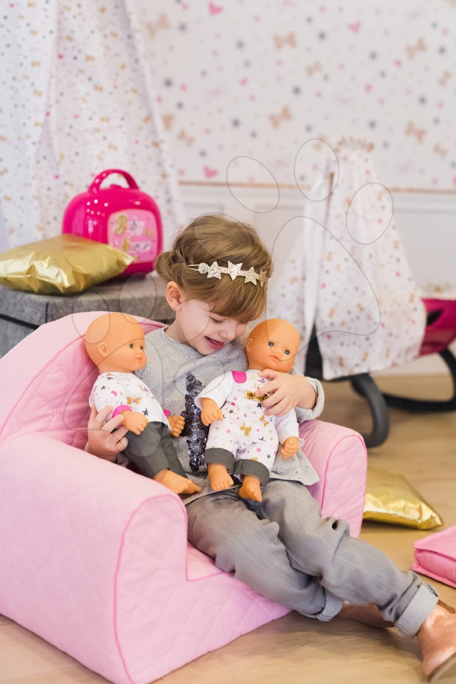 Set Puppe Baby Nurse Goldene Edition Smoby 32 Cm, Esszimmerstuhl, Wiege Für Puppe Und Badewanne Ab 24 Monaten 14 Set Puppe Baby Nurse Goldene Edition Smoby 32 Cm, Esszimmerstuhl, Wiege Für Puppe Und Badewanne Ab 24 Monaten – Bild 12