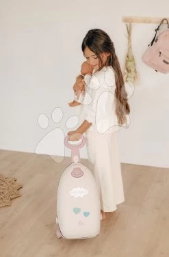 Wickelköfferchen Auf Rädern Suitcase 3in1 Natur D'Amour Baby Nurse Smoby Mit Kinderbett Und Esszimmerstuhl 6 Zubehör Ab 18 Monaten -Spielzeugpuppen Geschäft 220374 i smoby kufrik