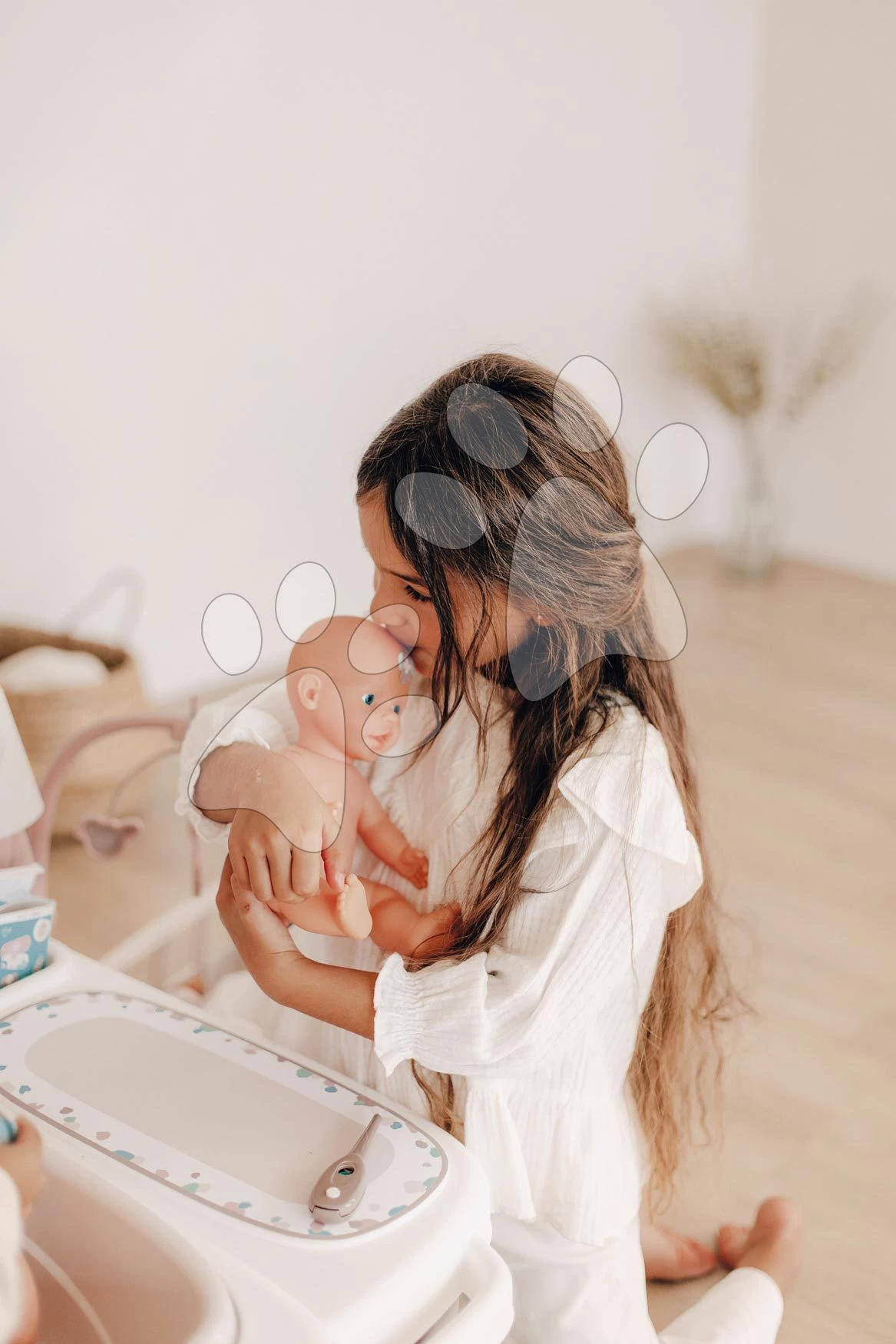 Set Spielhaus Für Die Puppe Large Doll's Play Center Natur D'Amour Baby Nurse Smoby Und Ein Kinderwagen Mit Einem Schlafsack Und Einer 32-cm-Puppe 220376-2 11 Set Spielhaus Für Die Puppe Large Doll's Play Center Natur D'Amour Baby Nurse Smoby Und Ein Kinderwagen Mit Einem Schlafsack Und Einer 32-cm-Puppe 220376-2 – Bild 9