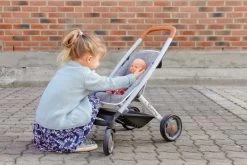 Puppenwagen-Set DeLuxe Pastell Maxi Cosi&Quinny Sport Grey 3in1 Smoby Und Mit Einer Violette Baby Nurse Puppe Und 2 Kleidern -Spielzeugpuppen Geschäft 253104 h smoby kocik 12