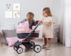 Set Kinderwagen Dreierkombination Powder Pink 3in1 Maxi Cosi & Quinny Smoby Mit Esszimmerstuhl Und Puppe 34 Set Kinderwagen Dreierkombination Powder Pink 3in1 Maxi Cosi & Quinny Smoby Mit Esszimmerstuhl Und Puppe -Spielzeugpuppen Geschäft 253117 c smoby kocik 5