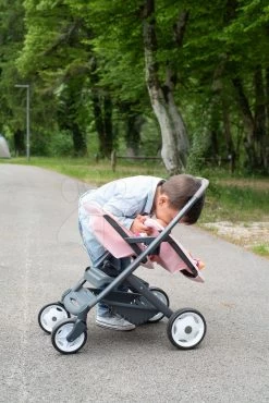 Puppenwagen Für Zwillinge Powder Pink Maxi Cosi&Quinny Smoby Mit Sicherheitsgurt Für 42 Cm Große Puppen 28 Puppenwagen Für Zwillinge Powder Pink Maxi Cosi&Quinny Smoby Mit Sicherheitsgurt Für 42 Cm Große Puppen -Spielzeugpuppen Geschäft 253217 g smoby kocik
