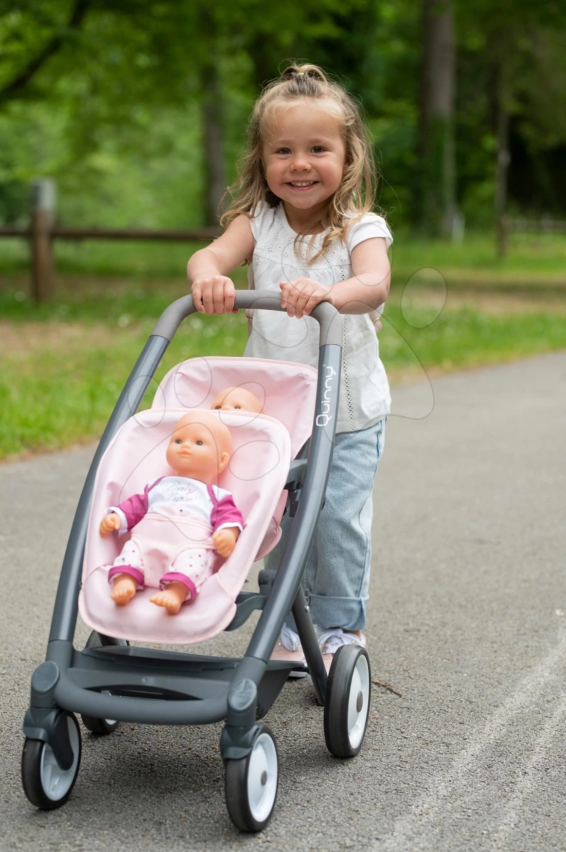 Puppenwagen Für Zwillinge Powder Pink Maxi Cosi&Quinny Smoby Mit Sicherheitsgurt Für 42 Cm Große Puppen 14 Puppenwagen Für Zwillinge Powder Pink Maxi Cosi&Quinny Smoby Mit Sicherheitsgurt Für 42 Cm Große Puppen – Bild 12