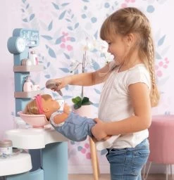 Set Spielhaus Für Die Puppe Large Doll's Play Center Natur D'Amour Baby Nurse Smoby Und Ein Elektronischer Kosmetiktisch Mit Puder 220376-19 -Spielzeugpuppen Geschäft 320240 t smoby kozmeticky stolik