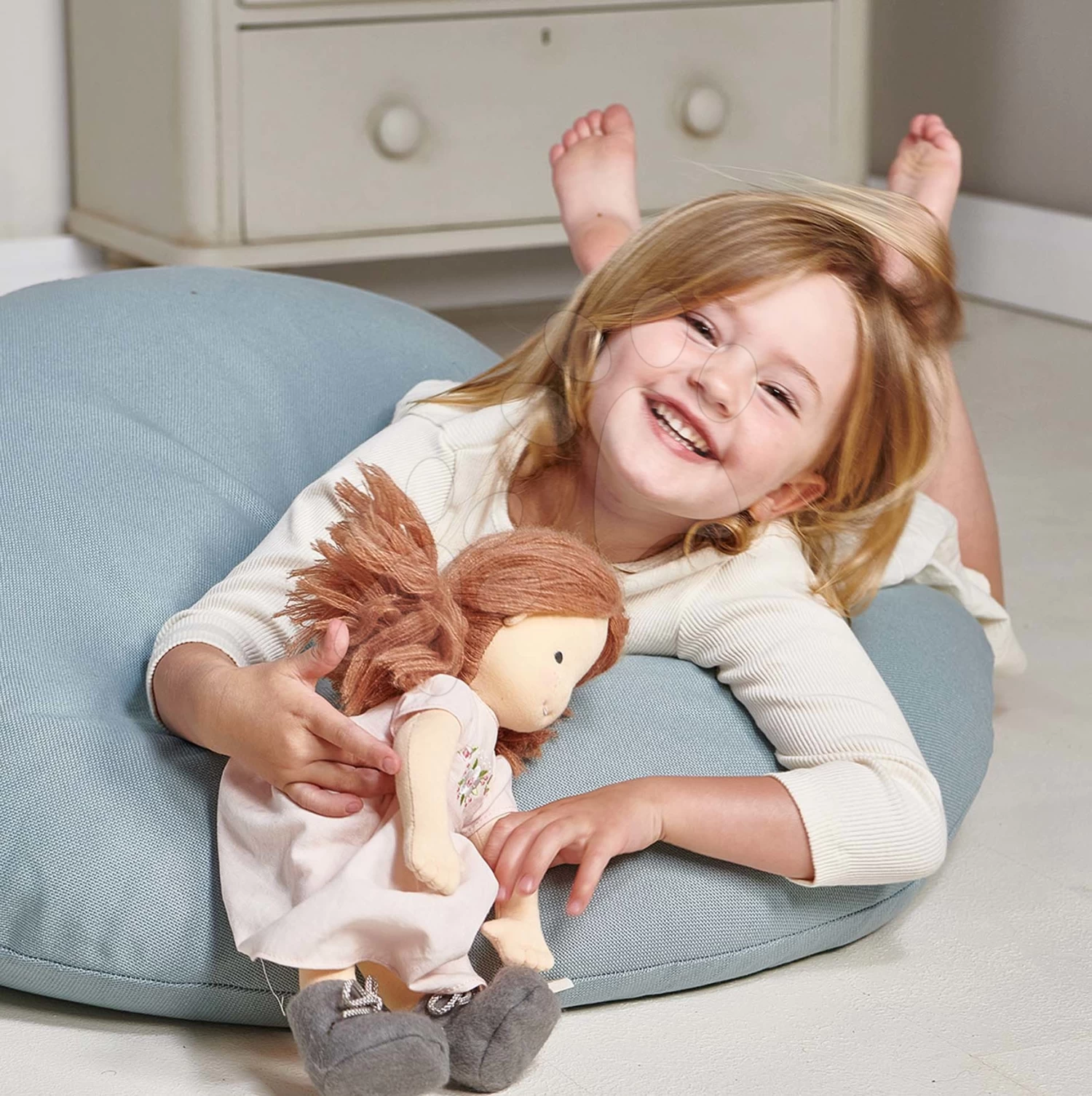 Stoffpuppe Liselie Doll ThreadBear 36 Cm Z Jemnej Mäkkej Bavlny S čepcom V Darčekovom Balení 9 Stoffpuppe Liselie Doll ThreadBear 36 Cm Z Jemnej Mäkkej Bavlny S čepcom V Darčekovom Balení – Bild 7