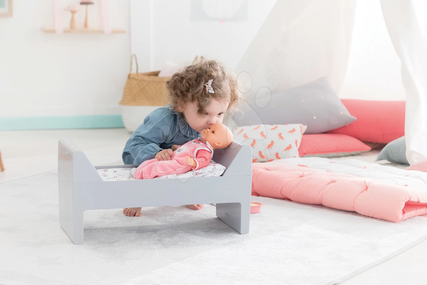 Kinderbett Mon Premier Poupon Bébé Corolle Mit Kissen Und Steppdecke Für 30-42 Cm Große Puppe Ab 18 Monaten 10 Kinderbett Mon Premier Poupon Bébé Corolle Mit Kissen Und Steppdecke Für 30-42 Cm Große Puppe Ab 18 Monaten – Bild 8