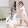 Kinderwagen Aus Holz Schwan Sweet Swan Pram Tender Leaf Toys Mit Textilkissen Und Bettdecke Für Eine 36 Cm Große Puppe Ab 18 Monaten TL8105 -Spielzeugpuppen Geschäft tl8105 b tender leaf kocik