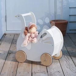 Kinderwagen Aus Holz Schwan Sweet Swan Pram Tender Leaf Toys Mit Textilkissen Und Bettdecke Für Eine 36 Cm Große Puppe Ab 18 Monaten TL8105 -Spielzeugpuppen Geschäft tl8105 i tender leaf kocik