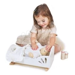 Wiege Aus Holz Schwan Sweet Dreams Dolly Bed Tender Leaf Toys Für Eine 36 Cm Große Puppe Mit Textilkissen Und Bettdecke TL8106